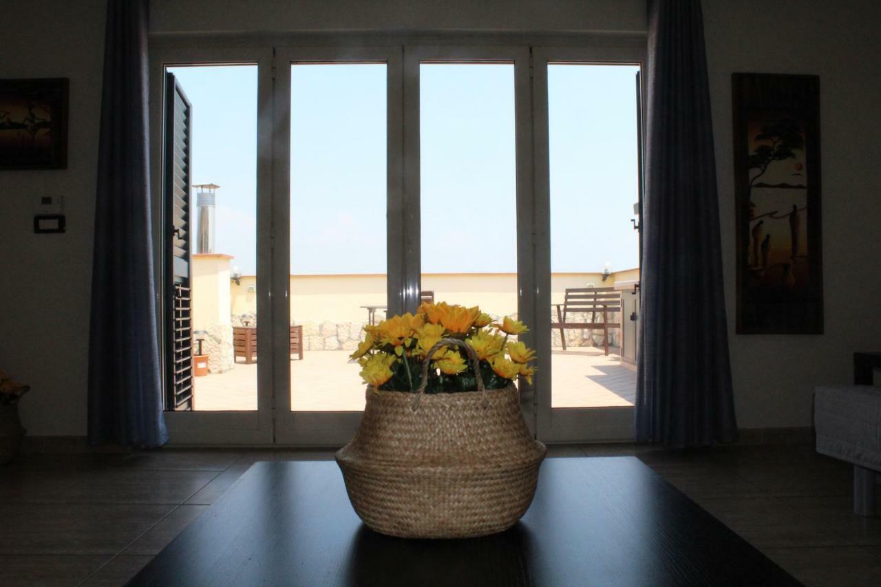 L'Occhio Sul Vesuvio Appartamento Con Terrazza Privata E Casa Vacanza Senza Terrazza Privata Naples Luaran gambar